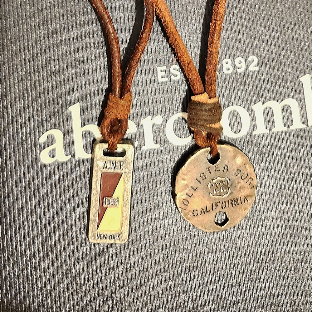 2pc AF and HOLLISTER NECKLACE PENDANTS NWOT